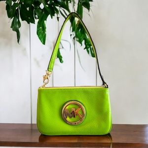 Michael Kors FULTON Leather WRISTLET Pear